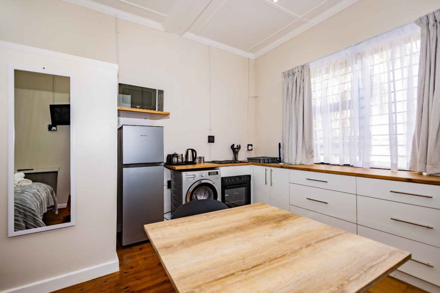 To Let 1 Bedroom Property for Rent in Oakdale Western Cape